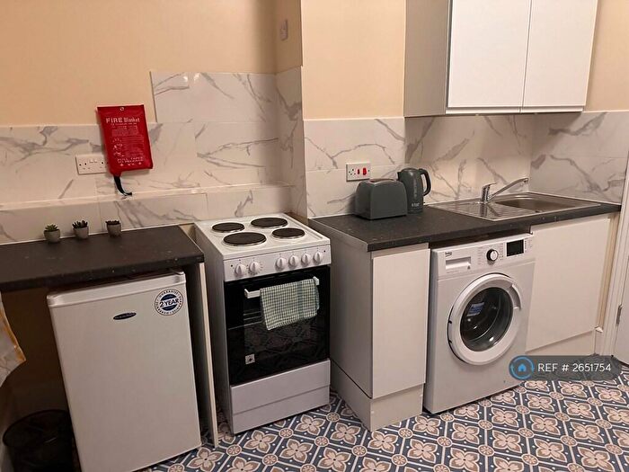 Studio To Rent In Tottenham Lane, London, N8
