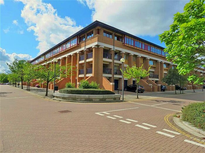 3 Bedroom Town House To Rent In North Thirteenth Street, Milton Keynes, MK9