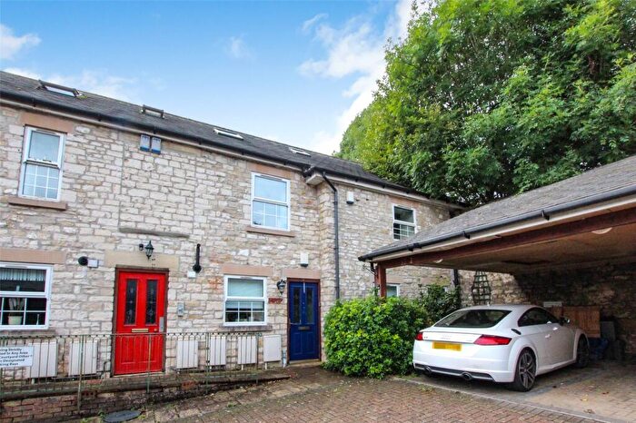 2 Bedroom Flat To Rent In Tyning Hill, Radstock, Somerset, BA3