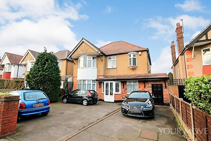 4 Bedroom Detached House To Rent In Squirrels Heath Road, Romford, RM3