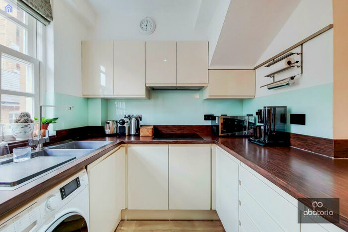 2 Bedroom Apartment To Rent In Bridewell Place, London, E1W