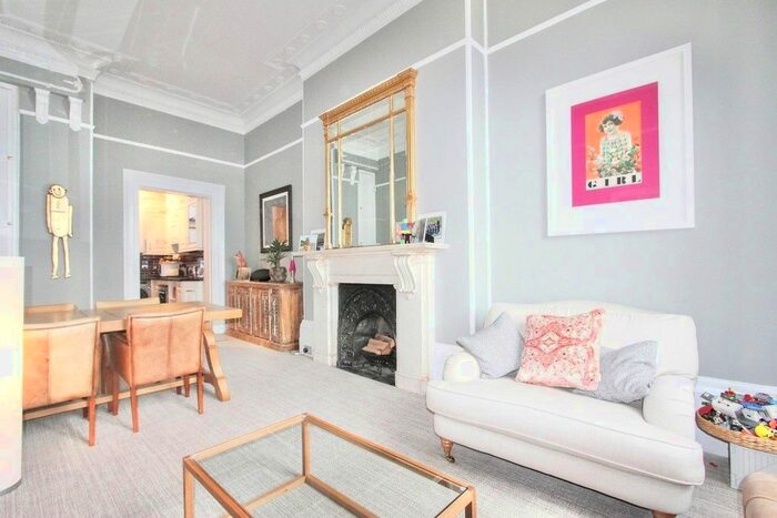 2 Bedroom Flat To Rent In Lewes Crescent, Brighton, BN2