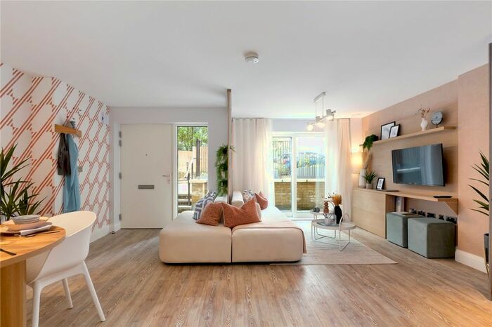 2 Bedroom Mews To Rent In The Mews, Linden Close, Tunbridge Wells, Kent, TN4