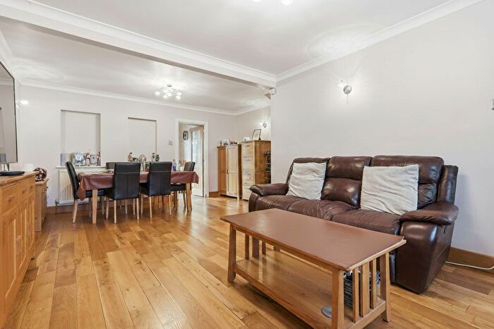 3 Bedroom Semi-detached House For Sale In Harrow Crescent, Romford, RM3