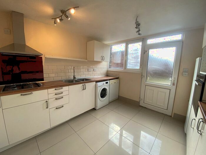 3 Bedroom Terraced House To Rent In Nursery Close, Leeds, LS17