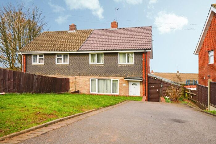 3 Bedroom Semi Detached House For Sale In Bretch Hill, Banbury, Oxfordshire, OX16
