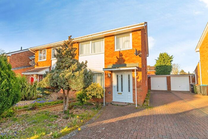 3 Bedroom Semi Detached House For Sale In Temple Close, Bletchley, Milton Keynes, MK3