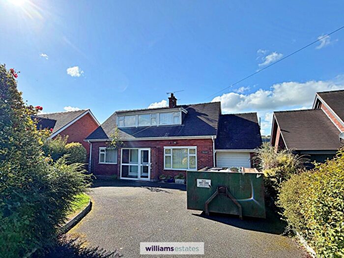 2 Bedroom Detached House For Sale In Castle Park, Ruthin, LL15
