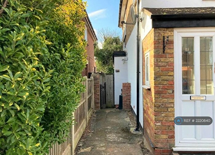 1 Bedroom Flat To Rent In Hainault Road, Romford, RM5