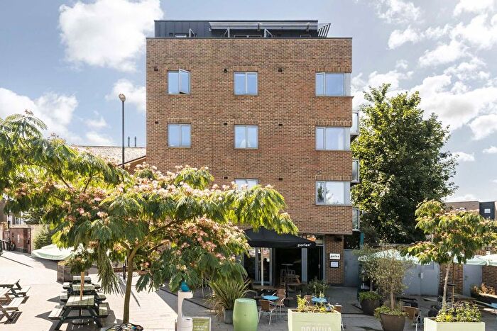 3 Bedroom Flat To Rent In Coulgate Street, London, SE4