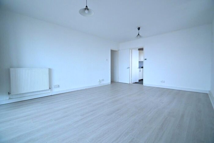 2 Bedroom Apartment For Sale In Wellington Street, London, SE18