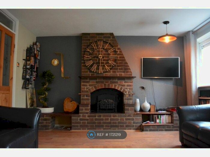 3 Bedroom Terraced House To Rent In London, London, E16