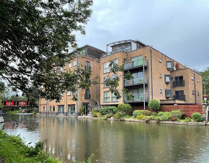 2 Bedroom Duplex For Sale In Lower Kings Road, Berkhamsted, HP4