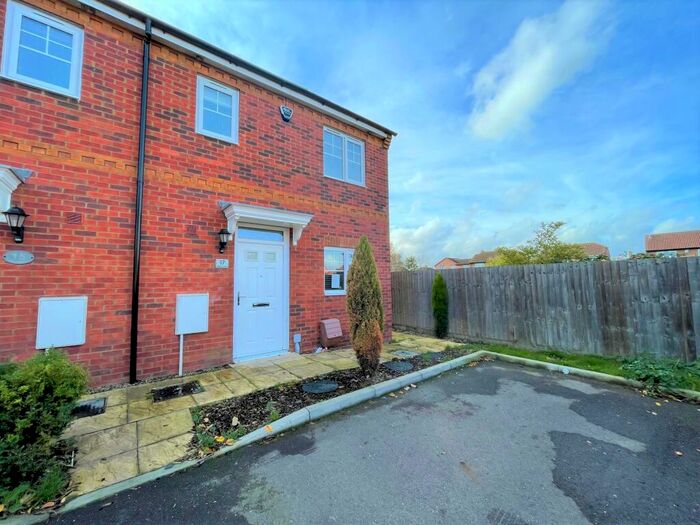 3 Bedroom Semi-Detached House To Rent In Pattens Close, Whittlesey, Peterborough, PE7