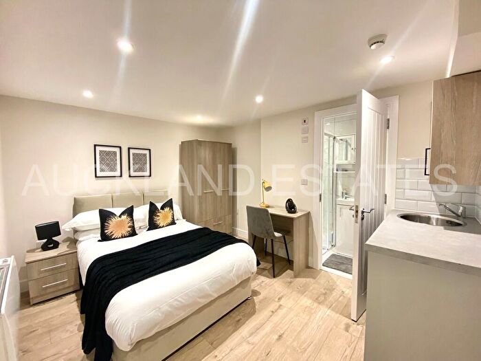 Studio To Rent In Oakmere Avenue, Potters Bar, EN6