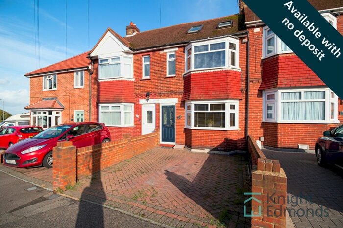 3 Bedroom Terraced House To Rent In Featherby Road, Gillingham, ME8