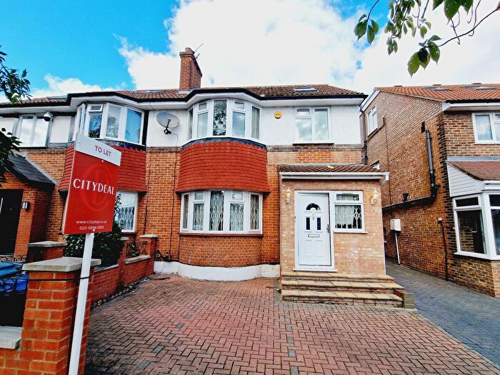 6 Bedroom Semi-Detached House To Rent In Bowes Road, London, W3