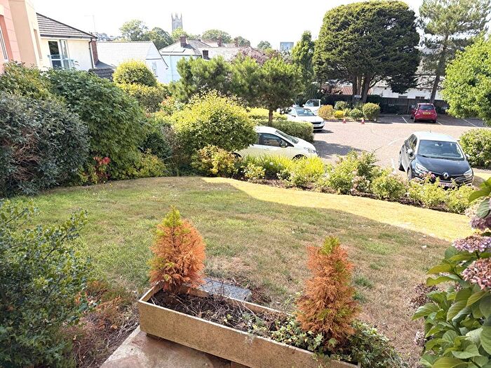 1 Bedroom Flat For Sale In Admirals Court, Exmouth, EX8