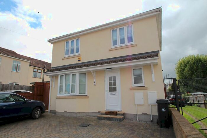 2 Bedroom Detached House To Rent In Bude Avenue, St George, Bristol, BS5