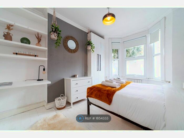 2 Bedroom Flat To Rent In Adley Street, London, E5