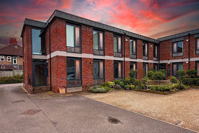 2 Bedroom Flat For Sale In North Park Road, Harrogate, HG1