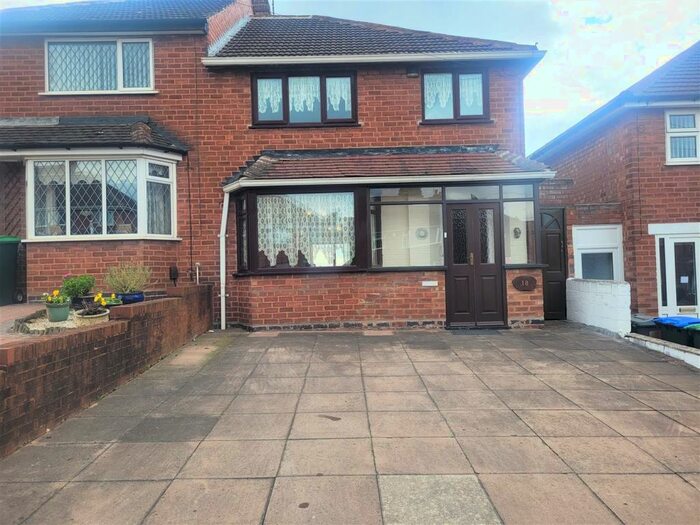 3 Bedroom Semi-Detached House To Rent In Shenstone Road, Great Barr, Birmingham, B43