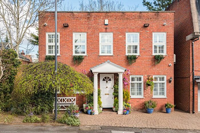 4 Bedroom Detached House For Sale In The Coppins, Harrow, HA3