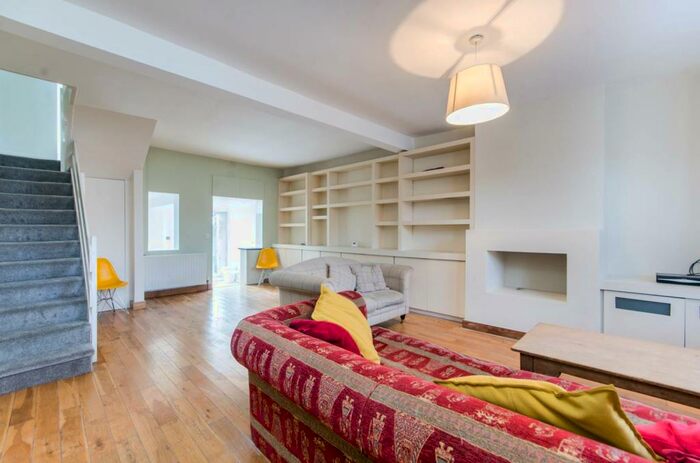 3 Bedroom House To Rent In Waldo Road, Kensal Green, London, NW10