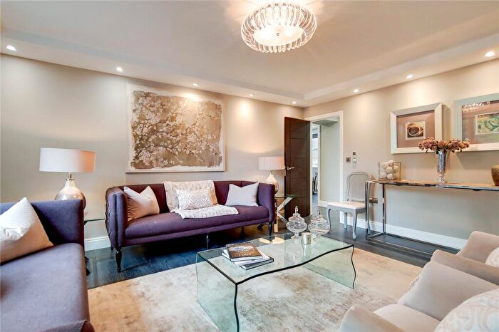 3 Bedroom Apartment To Rent In St. Johns Wood Park, St Johns Wood, NW8