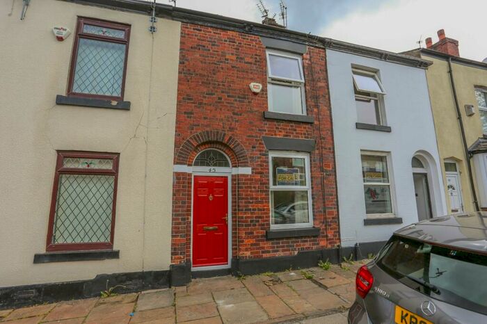2 Bedroom Terraced House To Rent In Stockport Road, Hyde, SK14