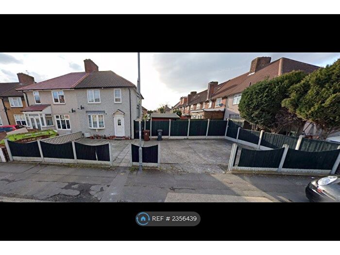 3 Bedroom Semi-Detached House To Rent In Polesworth Road, Dagenham, RM9