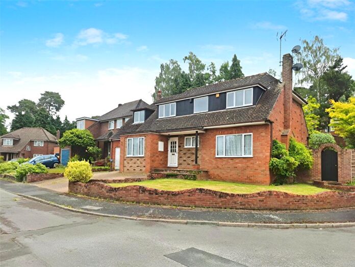 5 Bedroom Detached House For Sale In Basingbourne Close, Fleet, Hampshire, GU52