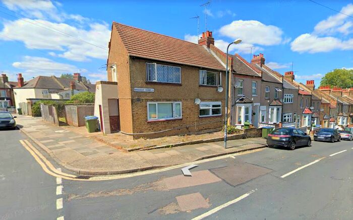 3 Bedroom Maisonette To Rent In Bassant Road, London, SE18