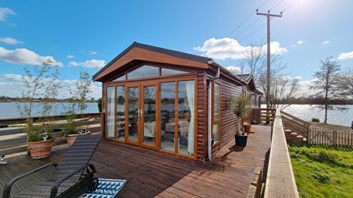 2 Bedroom Park Home For Sale In Windsurf Bank, Tallington, Stamford, PE9