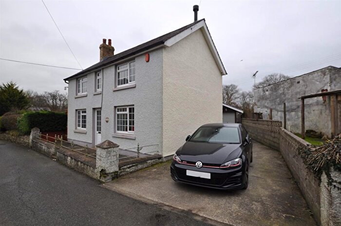 3 Bedroom Property For Sale In Green Vale, Llanpumsaint, Carmarthen, SA33