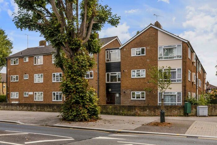 2 Bedroom Flat To Rent In Church Road, Leyton, London, E10