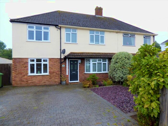 4 Bedroom Semi-Detached House To Rent In Hilley Field Lane, Fetcham, Leatherhead, KT22