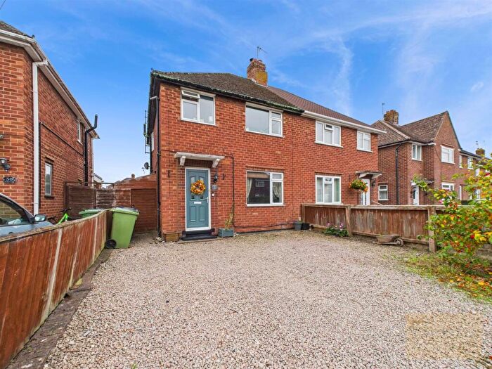 3 Bedroom Semi-Detached House For Sale In Orchard Way, Gloucester, GL3