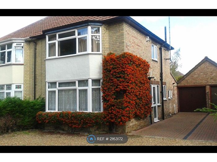 3 Bedroom Semi-Detached House To Rent In King's Hedges Road, Cambridge, CB4