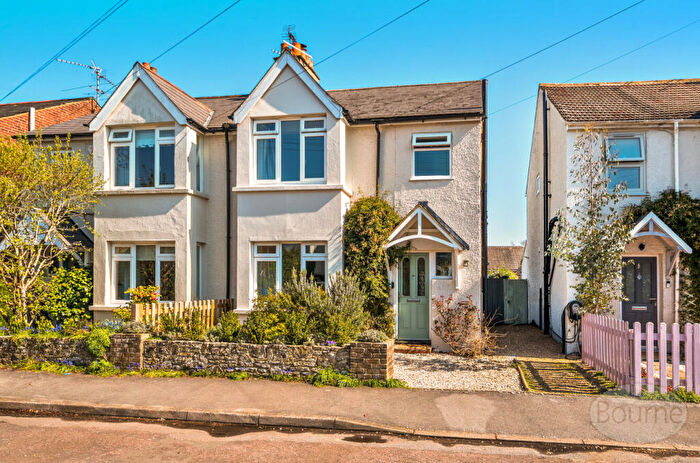 3 Bedroom Semi Detached House For Sale In Edward Road, Farnham, Surrey, GU9