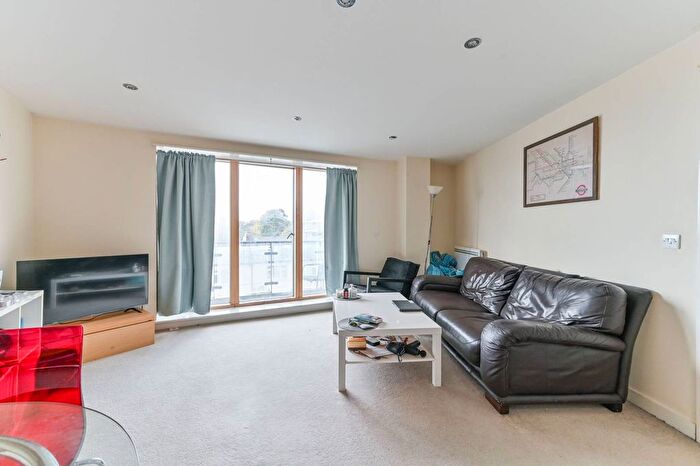1 Bedroom Flat To Rent In Durnsford Road, Wimbledon Park, London, SW19
