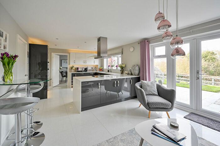 4 Bedroom Detached House For Sale In Spire Close, Ashbourne, DE6