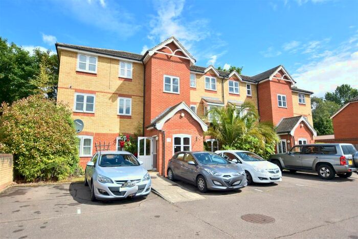 2 Bedroom Apartment To Rent In Woodfield Road, Thames Ditton, KT7
