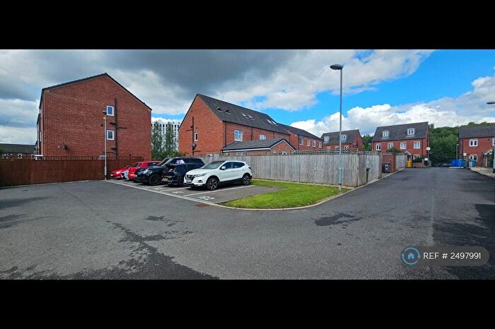 4 Bedroom Terraced House To Rent In Hexagon Close, Manchester, M9