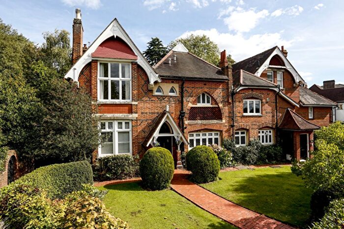 3 Bedroom Flat To Rent In Ridgway, London, SW19