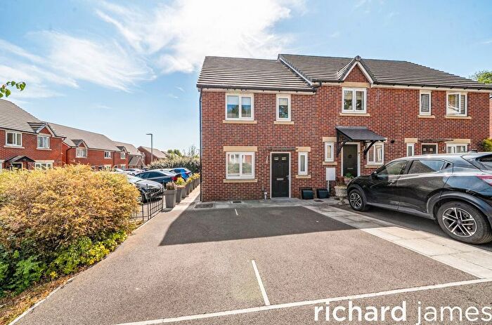 3 Bedroom End Terrace House For Sale In Dennis Street, Swindon, SN5