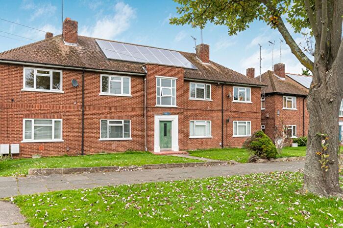 2 Bedroom Flat To Rent In Burnham Road, Sidcup, Kent, DA14