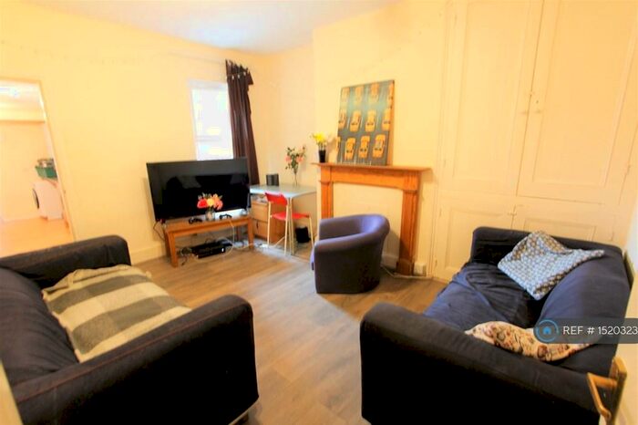 6 Bedroom Terraced House To Rent In Blenheim Road, Reading, RG1