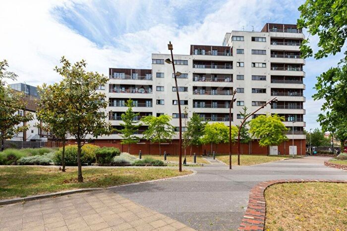 2 Bedroom Flat To Rent In Cottage Road Inc All Bills, Caledonian Road, N7