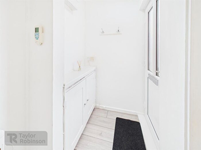 1 Bedroom End Of Terrace House For Sale In Millais Close, Crawley, RH11